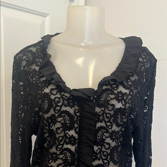 New Elegant Black Lace Top size M - Picture 2 of 5